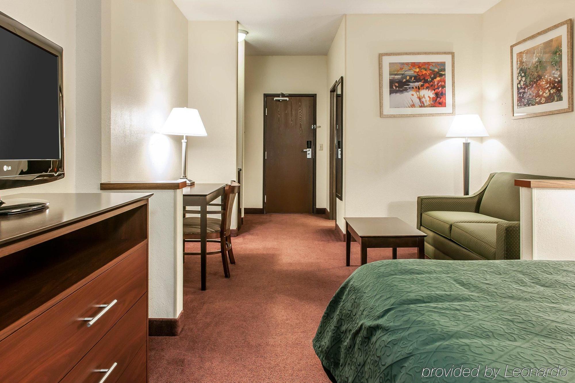 Quality Inn & Suites Danville Bagian luar foto