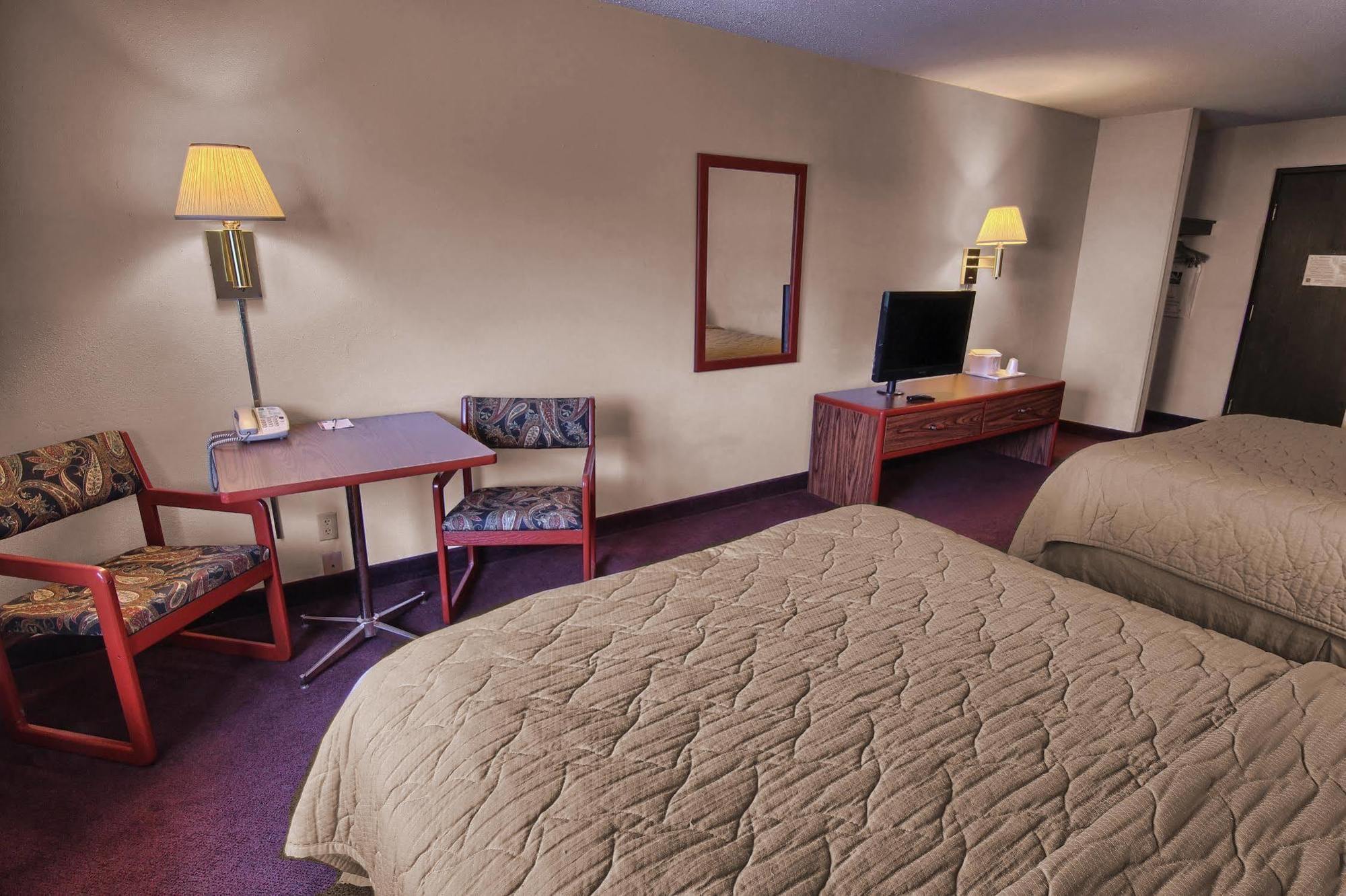 Quality Inn & Suites Danville Bagian luar foto