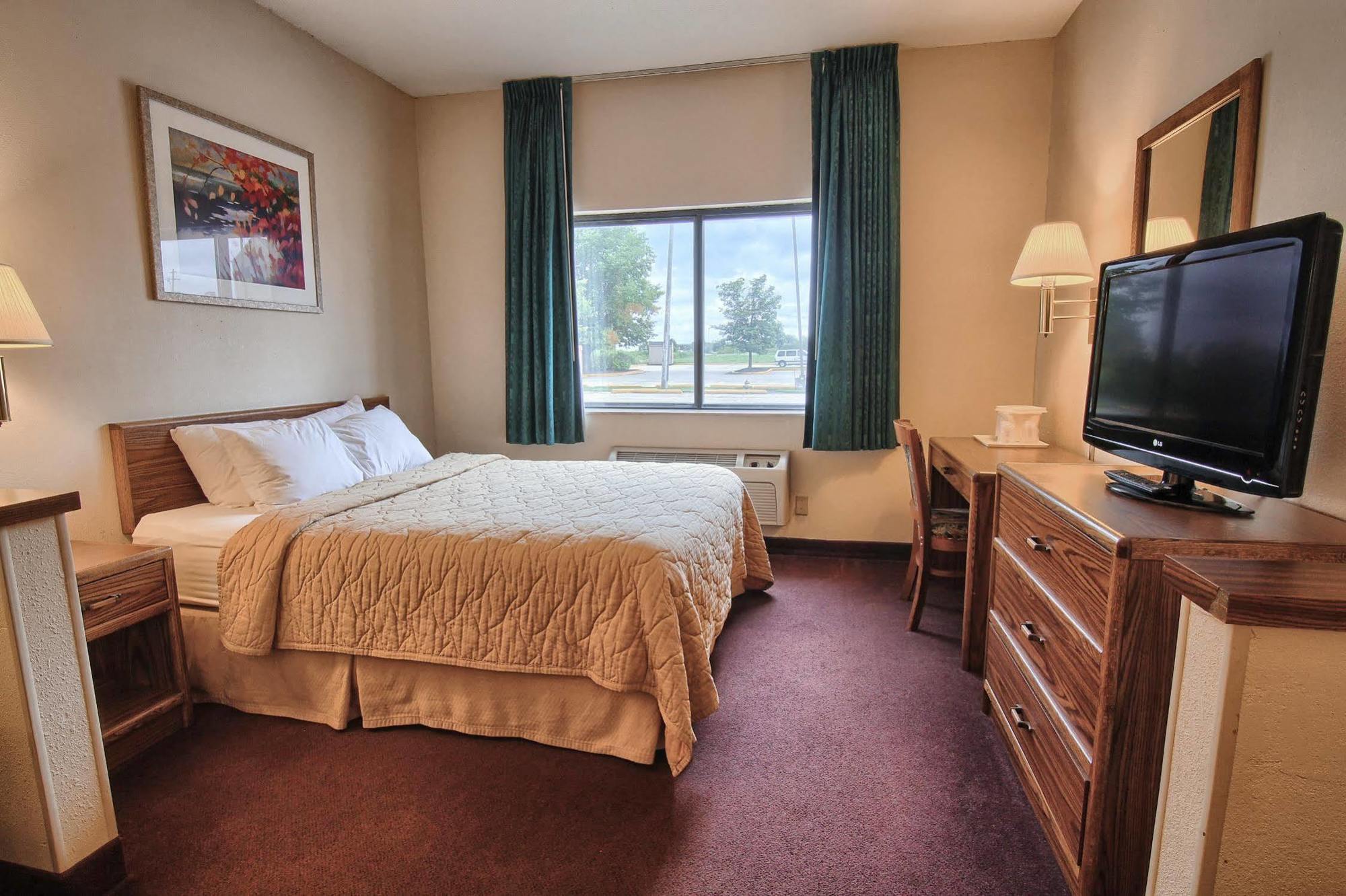 Quality Inn & Suites Danville Bagian luar foto
