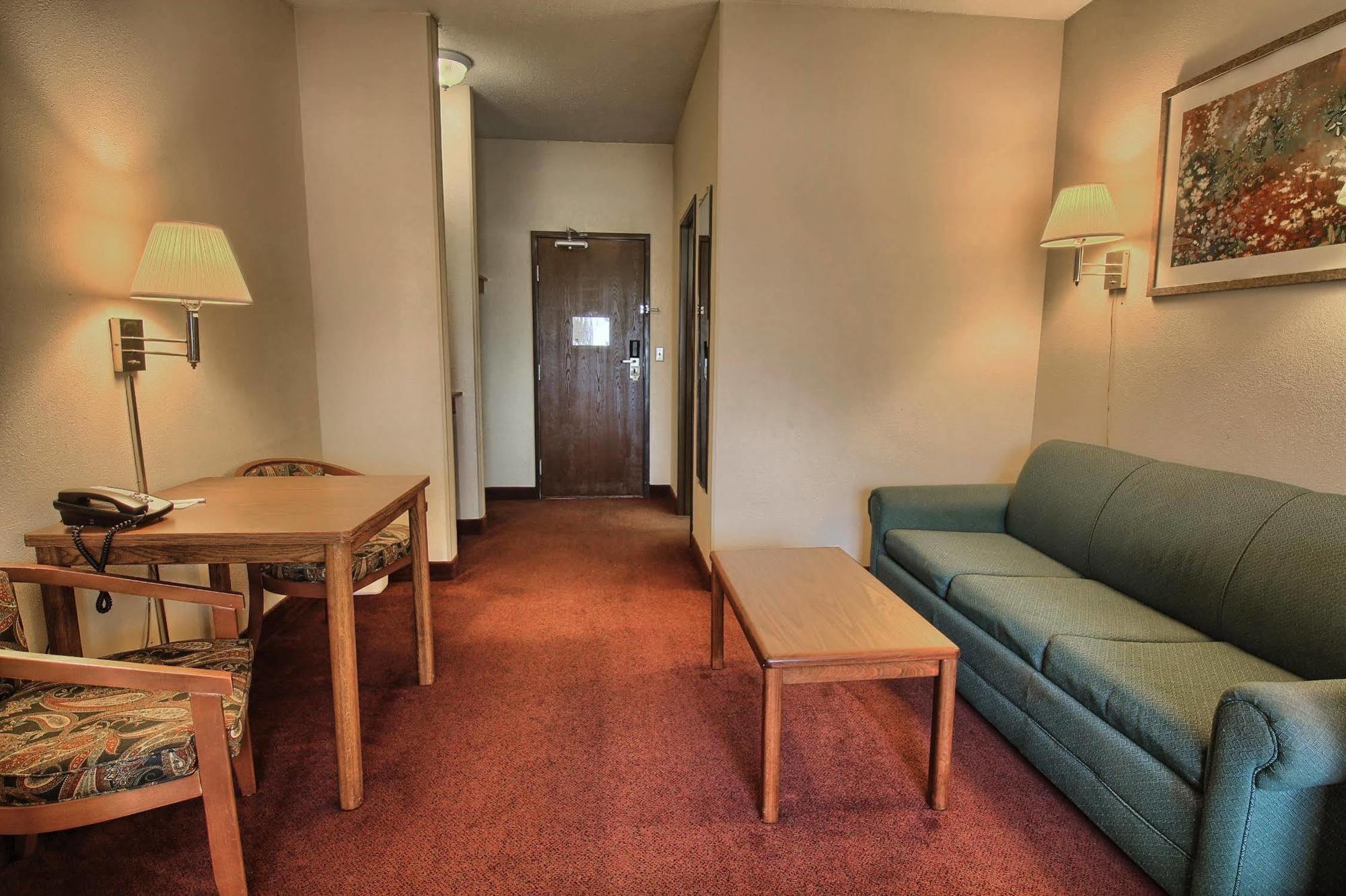 Quality Inn & Suites Danville Bagian luar foto