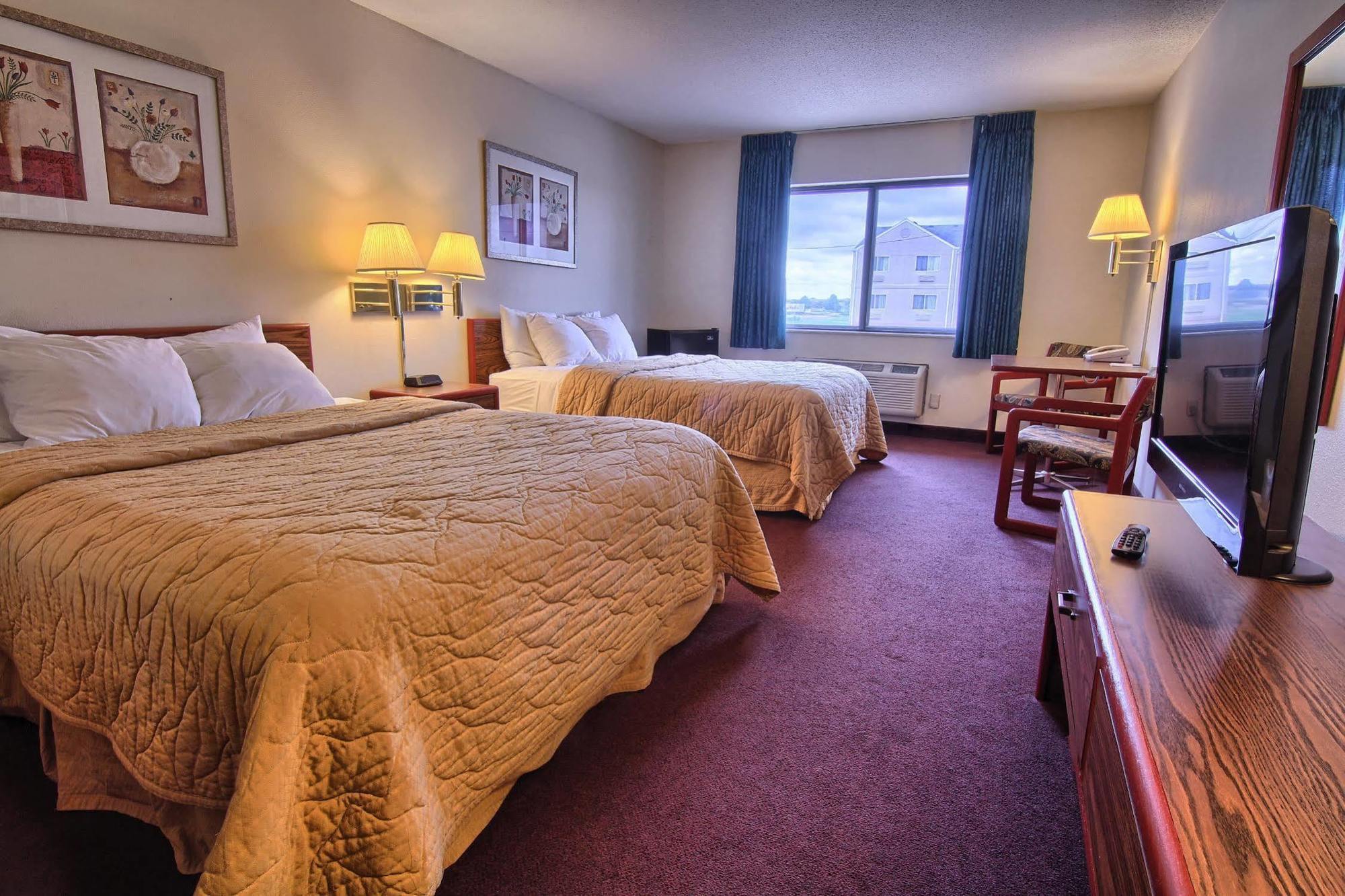 Quality Inn & Suites Danville Bagian luar foto
